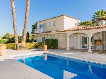 Villa avec balcon à vendre à Carrer Pedraforca