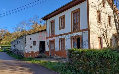 Vista exterior de Casa o xalet en venda en Grado amb Jardí privat i Alarma