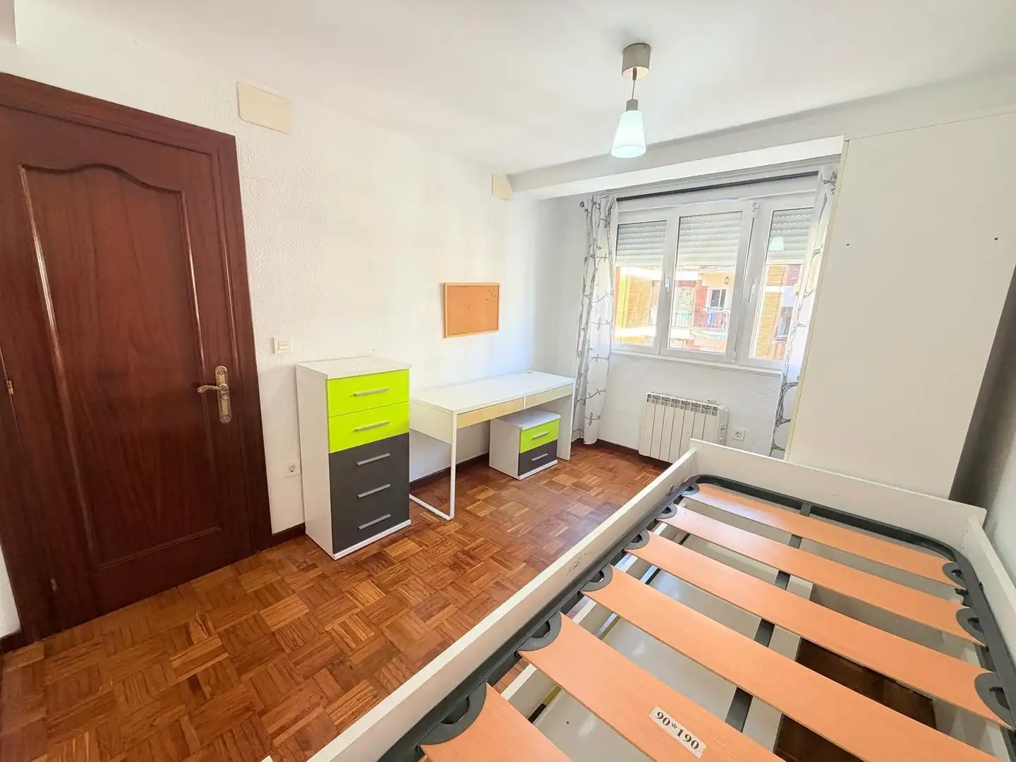 Bedroom of Flat for sale in Oviedo   with Balcony