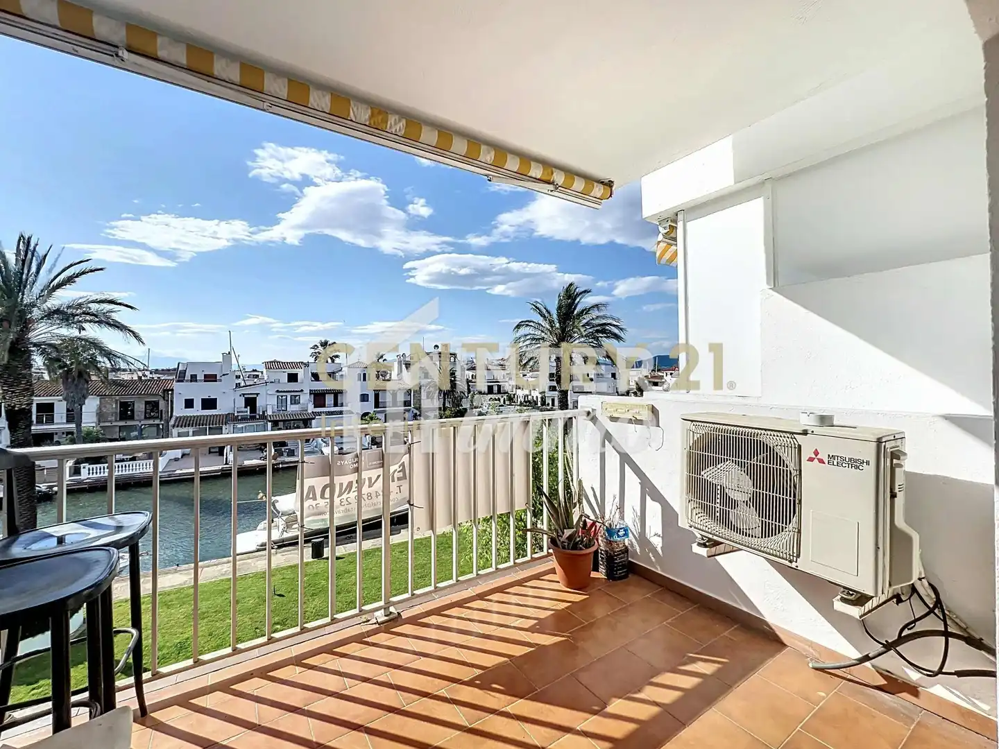 Apartamento con terraza en venta en AVINGUDA DEL CANAL 19