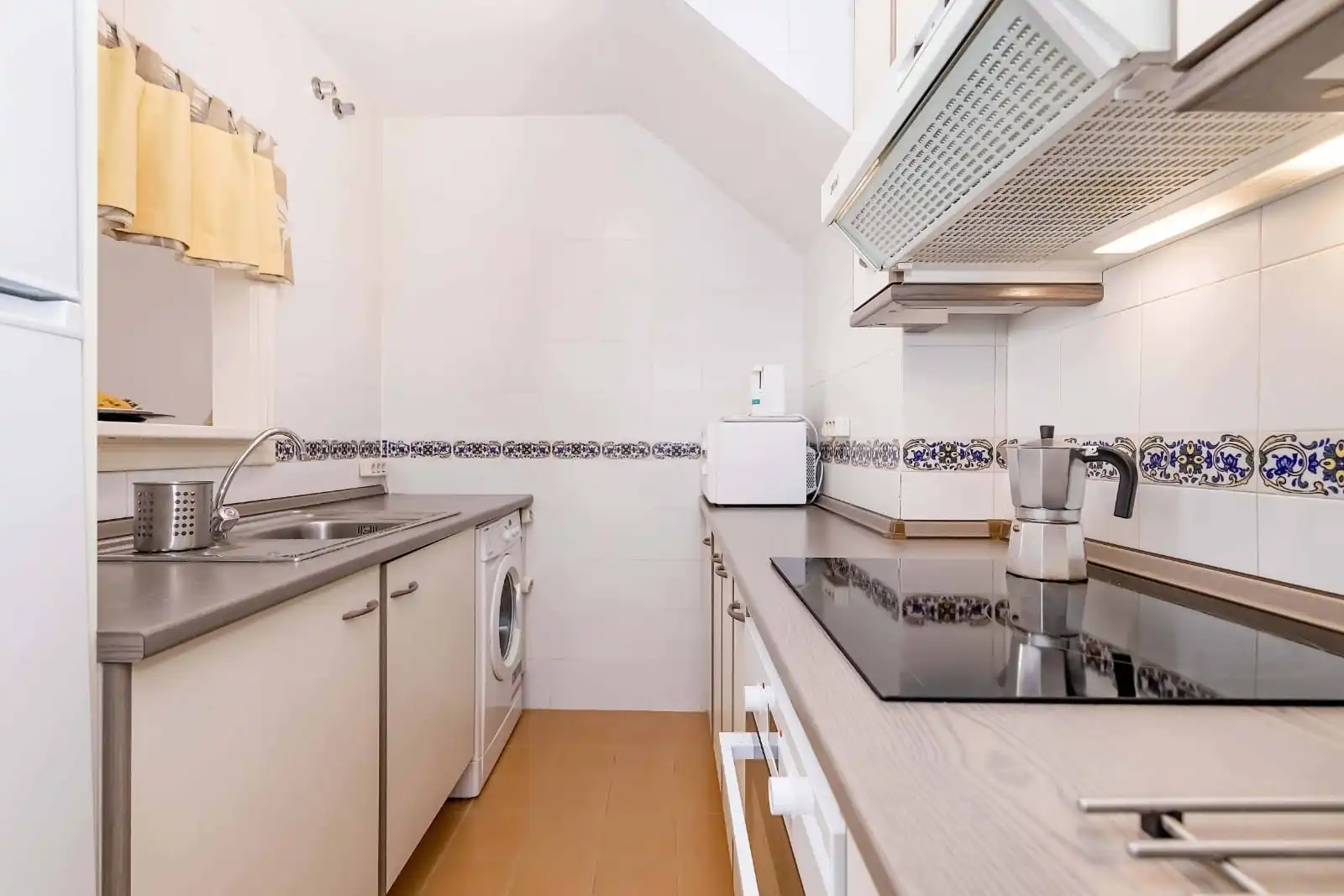 Küche von Wohnung zur Miete in Benalmádena mit Klimaanlage, Terrasse und Möbliert