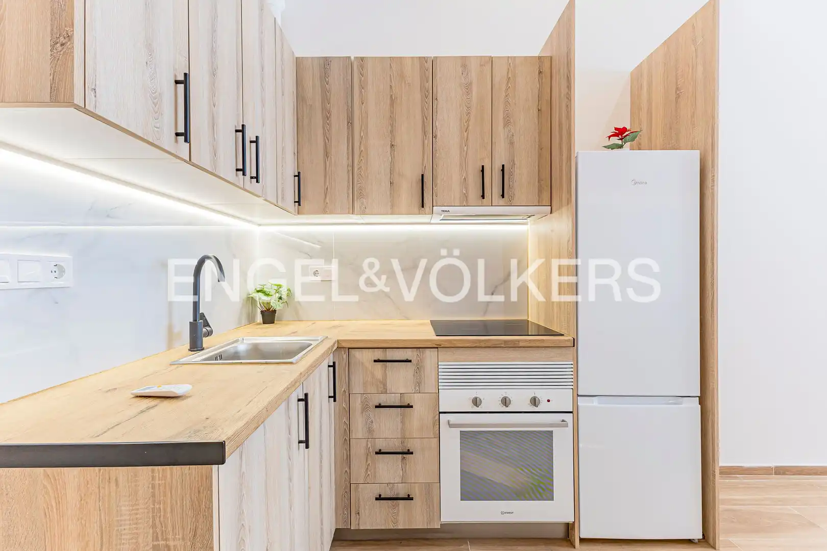 Cuina de Apartament en venda en Barcelona amb Aire condicionat i Calefacció