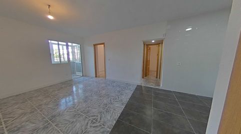 Foto 2 de Piso en venta en C/ Campiña, Entrevías, Madrid Capital