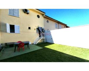 Exterior view of Single-family semi-detached to rent in Cáceres Capital