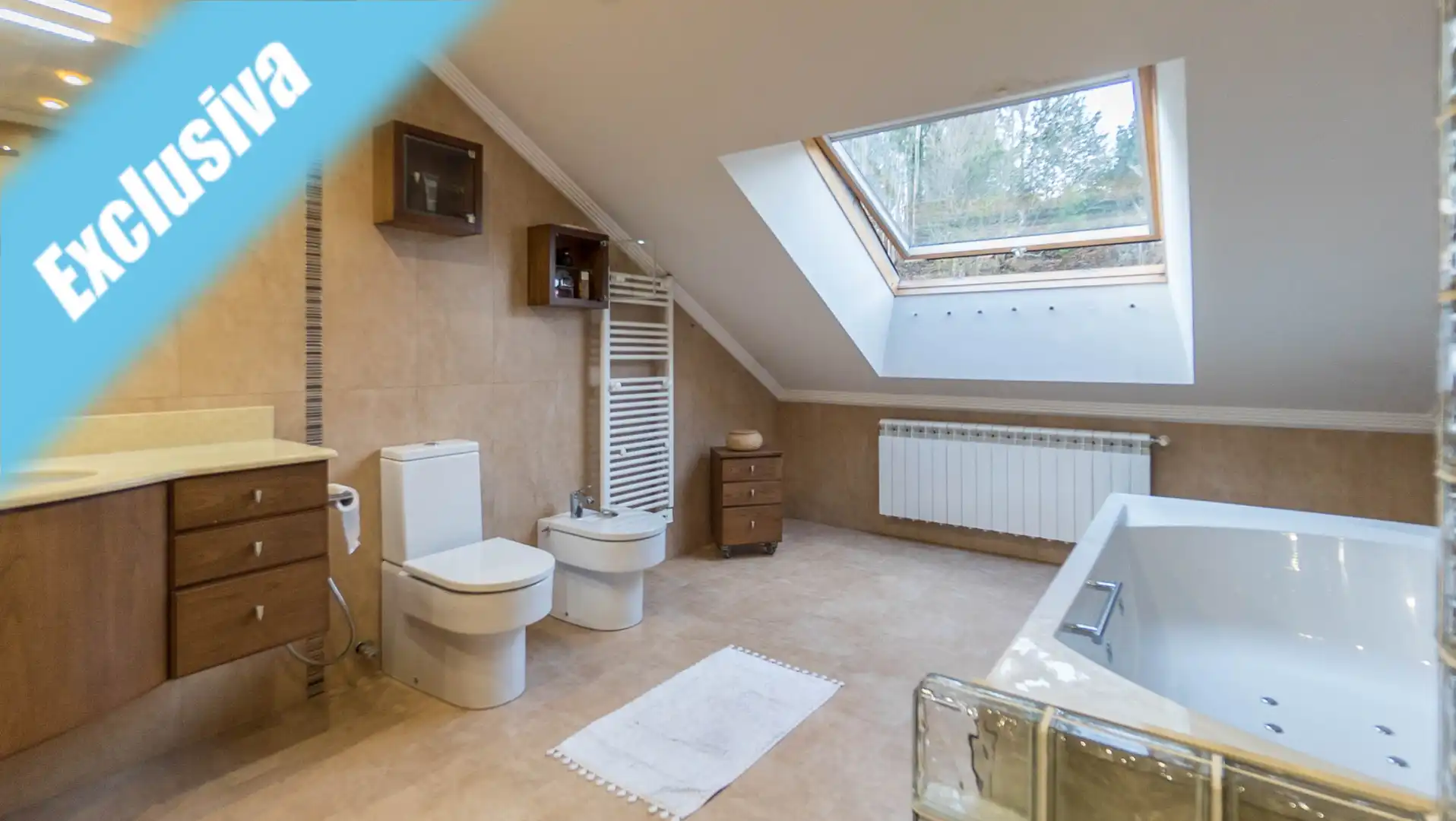 Bathroom of Houses for sale in Bárcena de Cicero  with Air Conditioner, Heating and Private garden