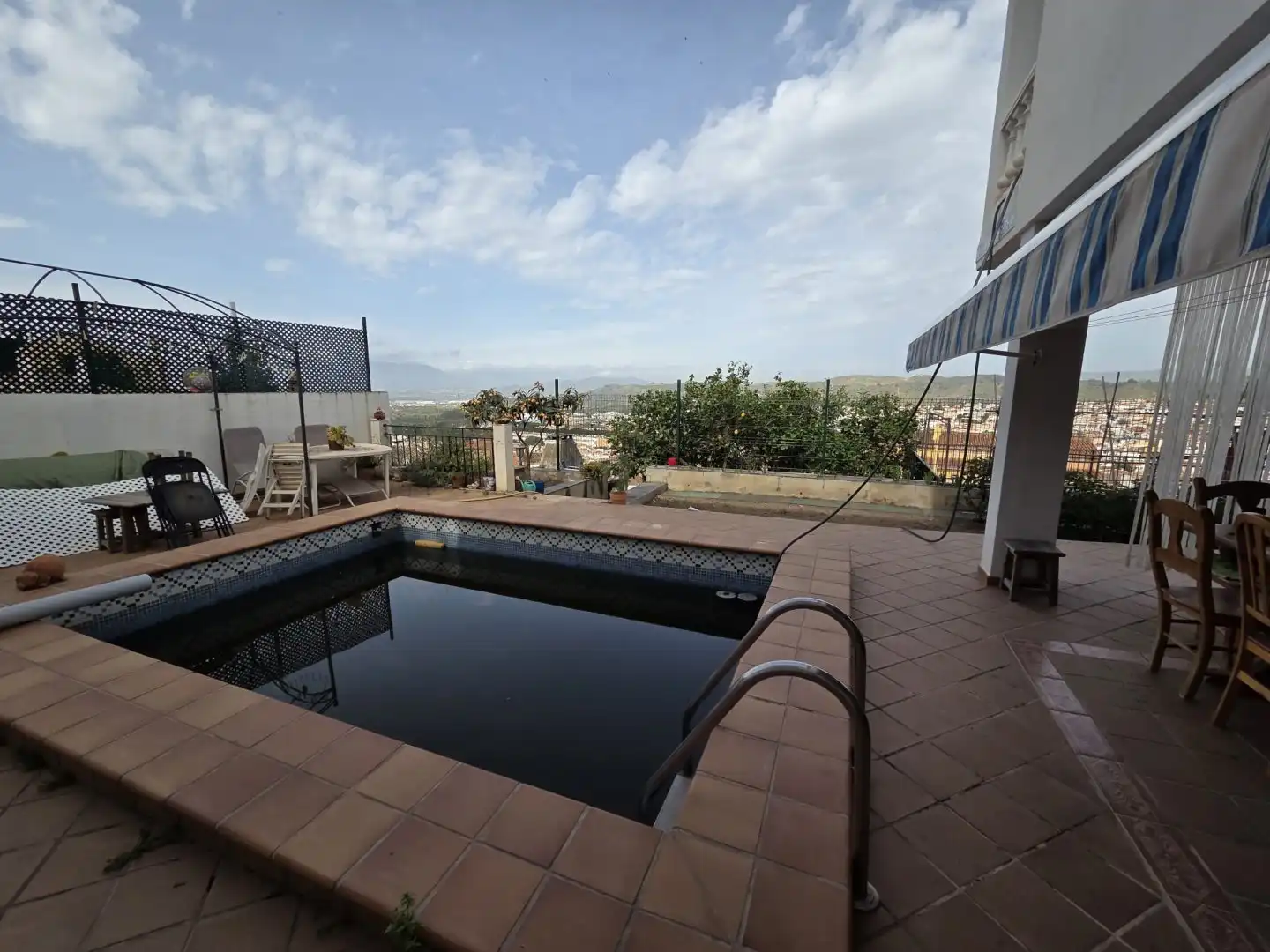 Piscina de Casa o chalet en venta en Málaga con Jardín privado, Terraza y Piscina