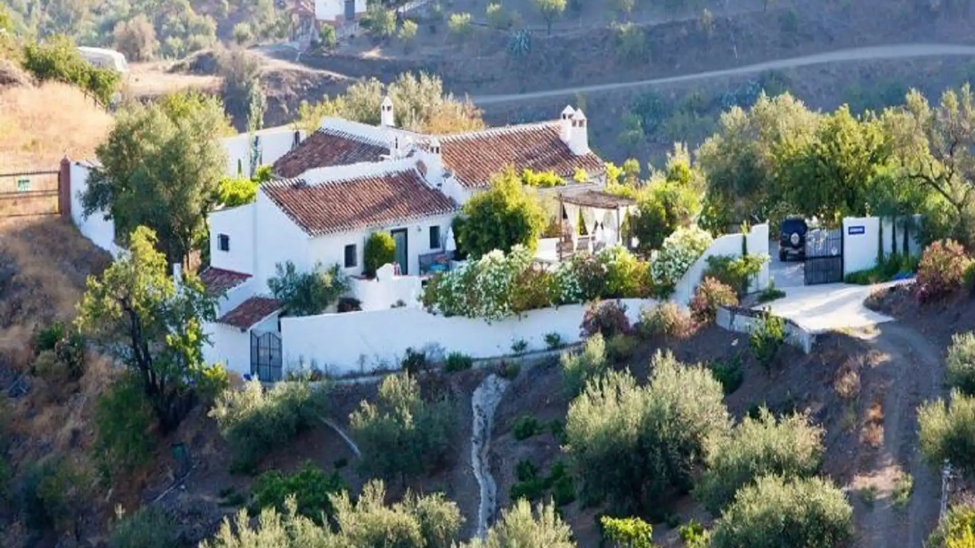 Vista exterior de Casa o chalet en venta en Arenas con Aire acondicionado, Jardín privado y Terraza