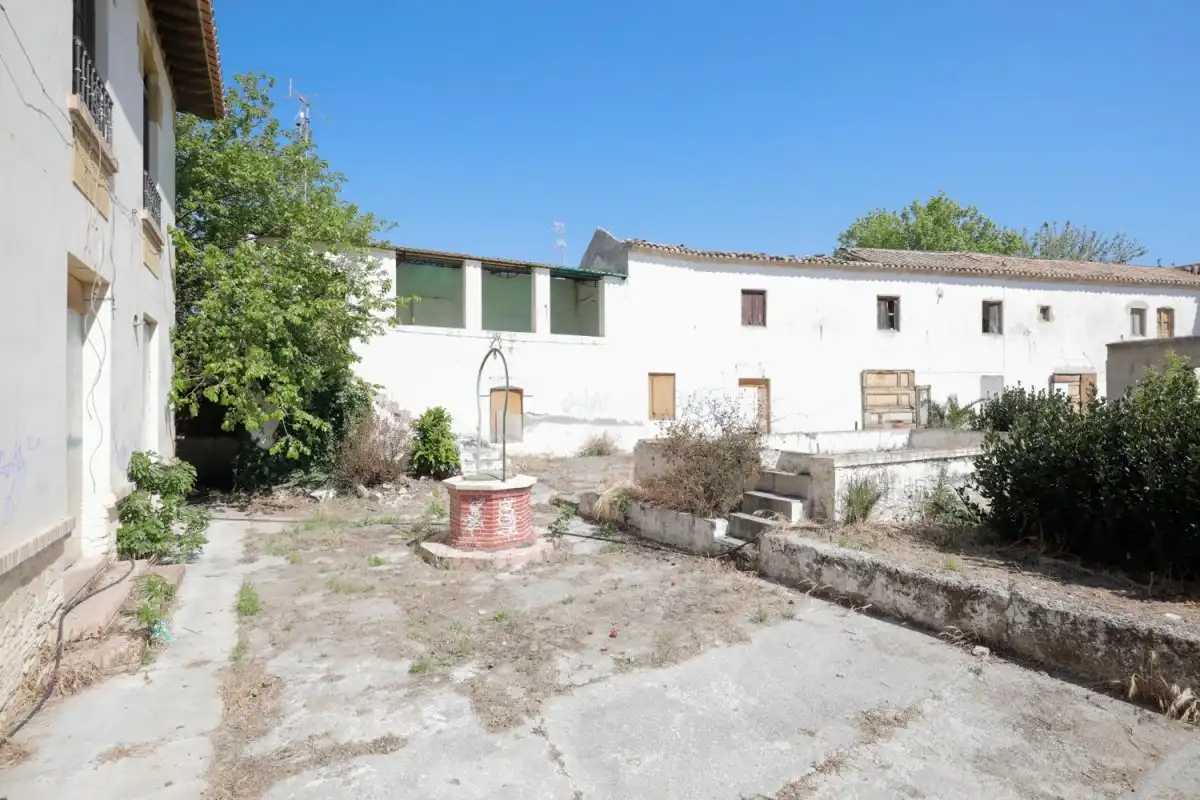 Vista exterior de Casa o xalet en venda en Alhendín amb Jardí privat, Terrassa i Balcó