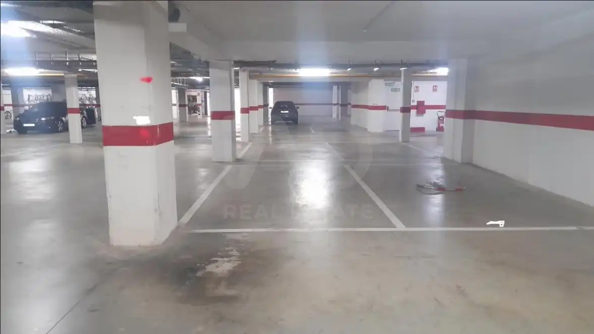 Parking of Flat for sale in Oropesa del Mar / Orpesa  with Air Conditioner, Heating and Terrace