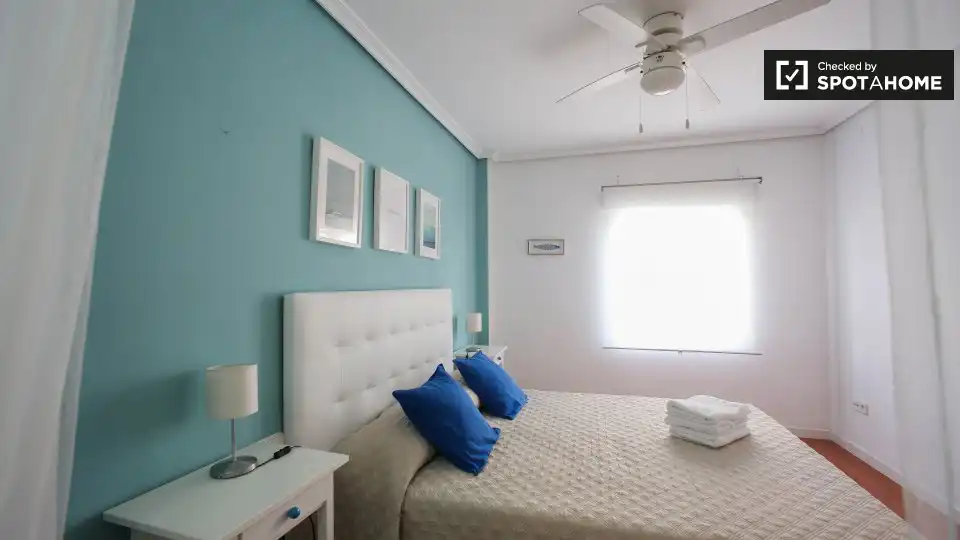 Habitación de Piso de alquiler en Valencia con Aire acondicionado, Calefacción y Amueblado