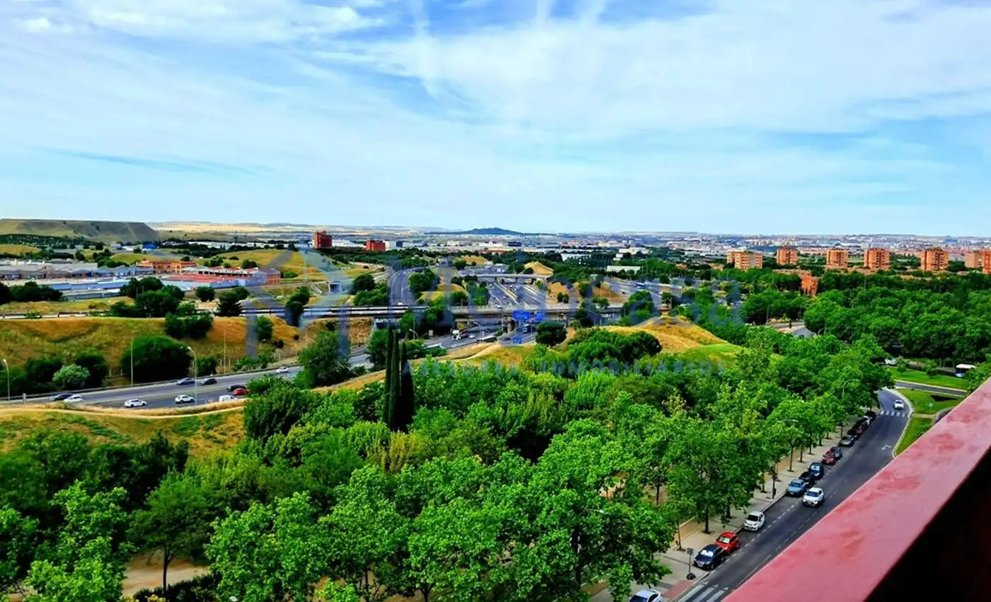 Vista exterior de Piso en venta en Madrid con Aire acondicionado, Calefacción y Parquet