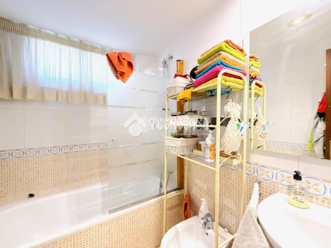 Baño de Piso en venta en Cuenca con Calefacción, Parquet y Trastero
