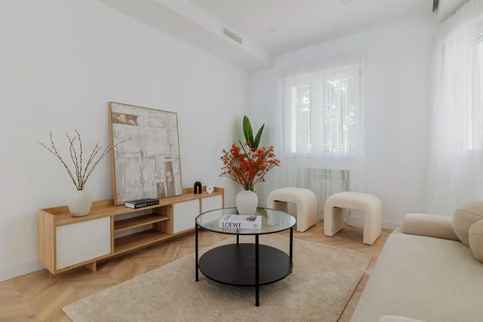 Sala d'estar de Apartament en venda en Madrid amb Jardí privat i Terrassa