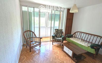 Living room of Flat for sale in Coslada  with Heating, Terrace and Furnished