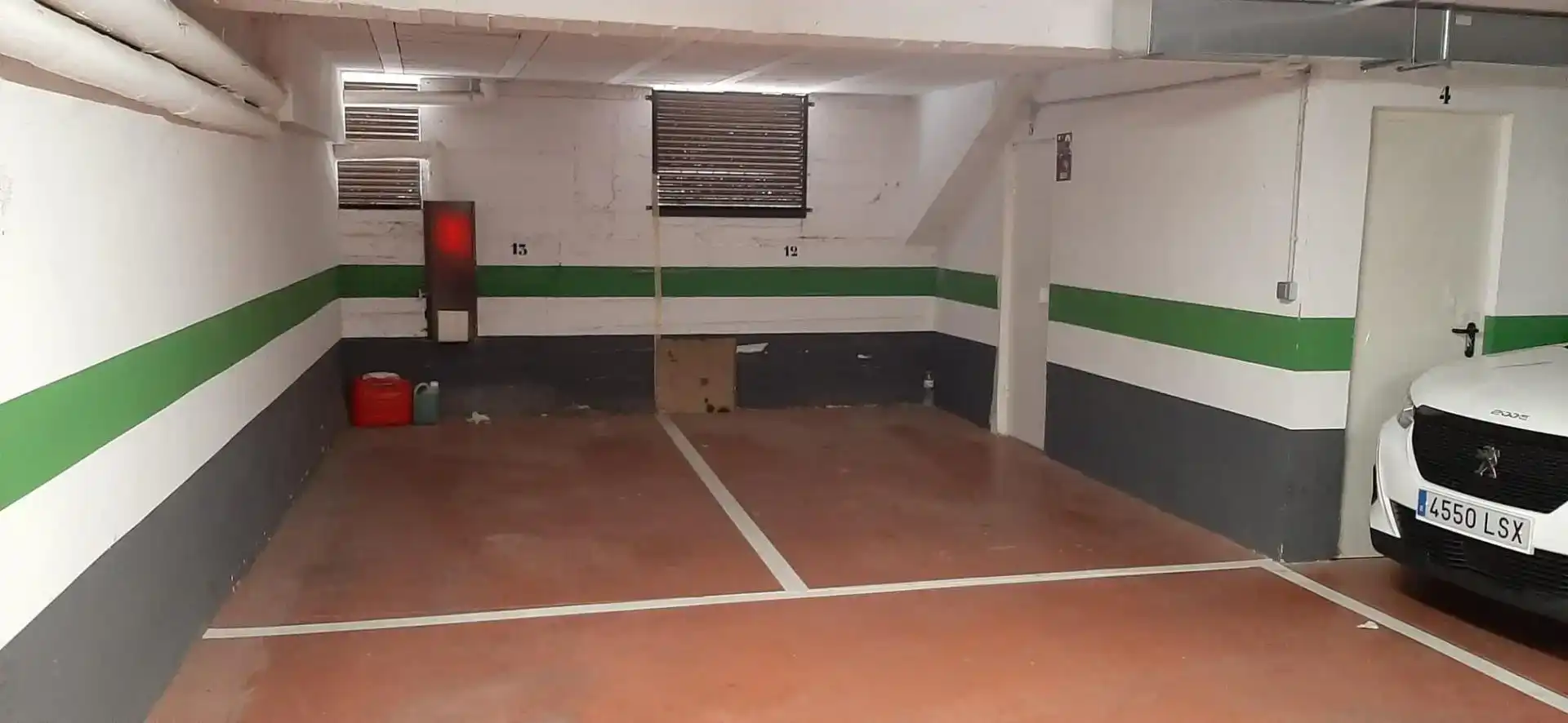 Parkplatz von Garage zur Miete in Zaragoza