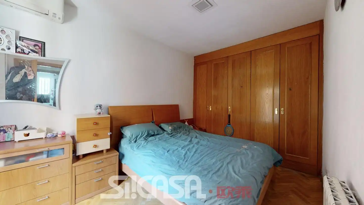 Habitación de Dúplex en venta en Madrid con Aire acondicionado, Calefacción y Terraza