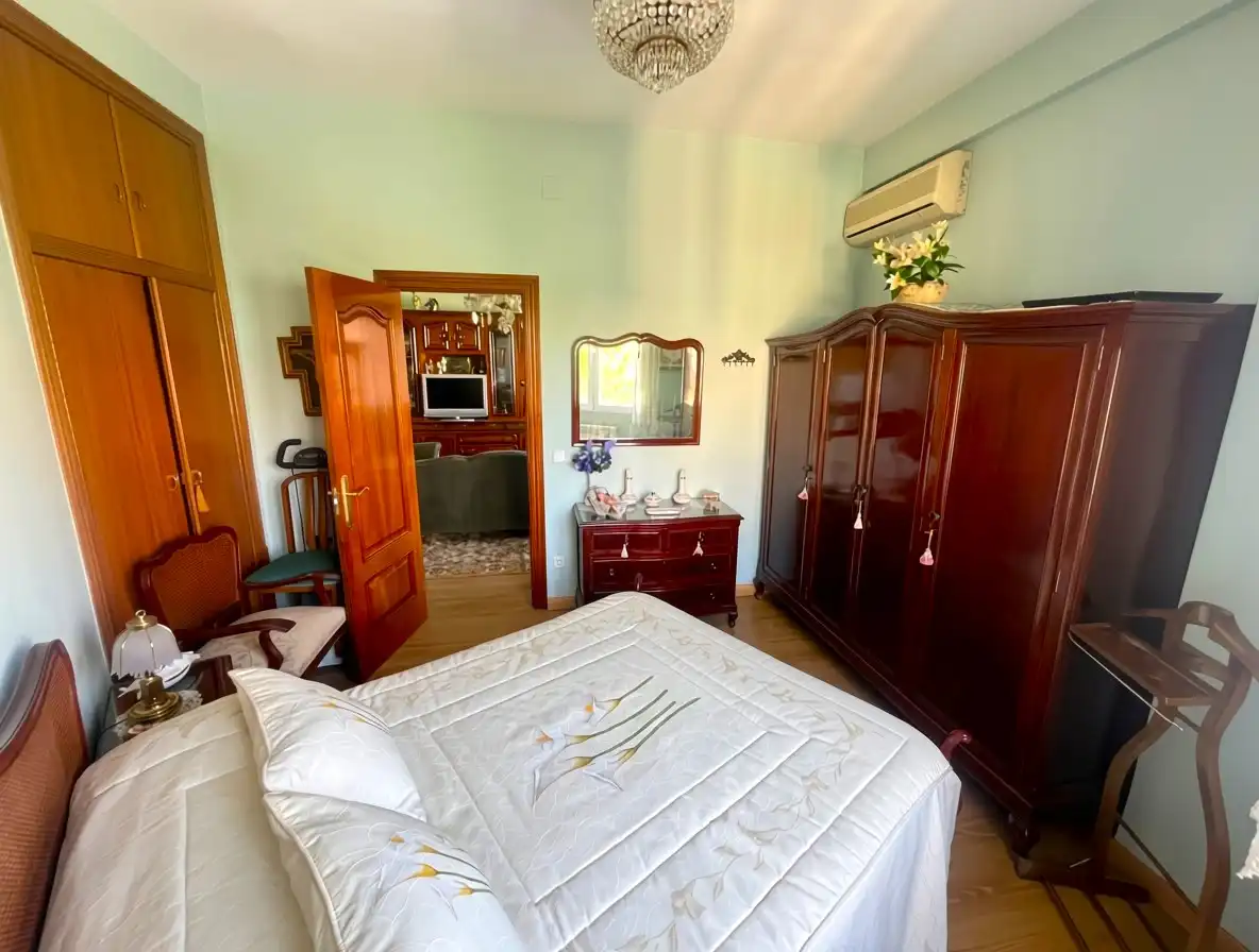 Habitación de Piso en venta en Madrid con Calefacción