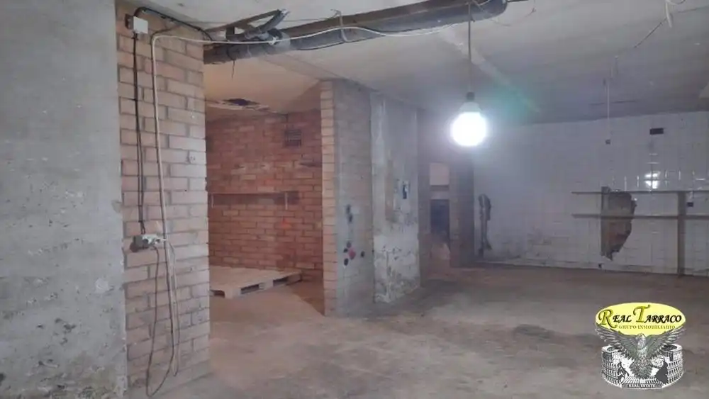 Local en venta en Vimbodí i Poblet