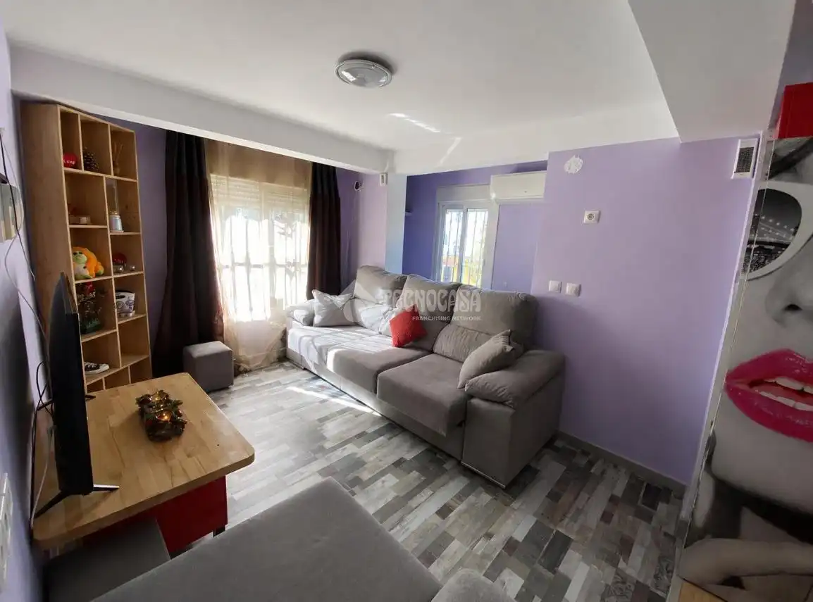 Sala d'estar de Pis en venda en Sevilla amb Aire condicionat i Parquet