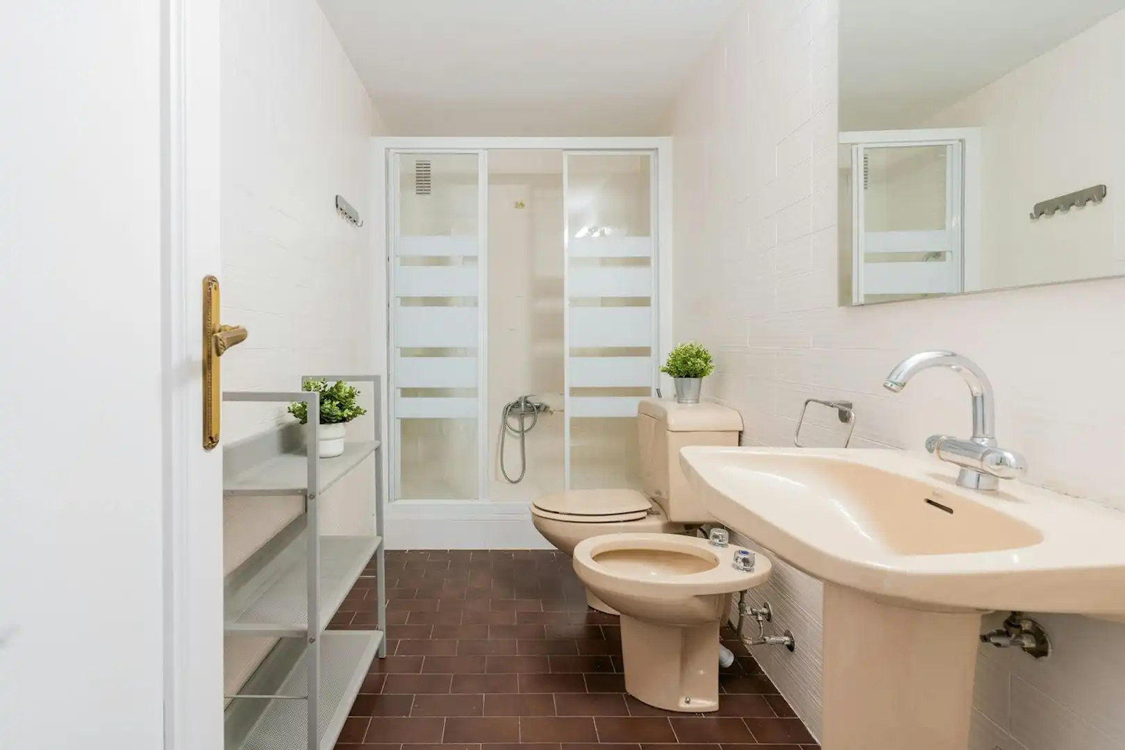 Baño de Piso para compartir en Valencia con Amueblado, Lavadora y TV