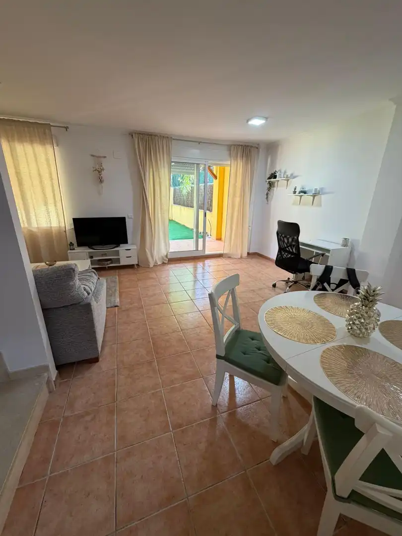 Sala de estar de Casa adosada de alquiler en Alzira con Aire acondicionado, Jardín privado y Terraza