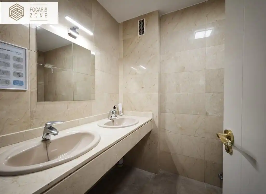 Badezimmer von Wohnung zur Miete in Málaga mit Klimaanlage, Heizung und Terrasse