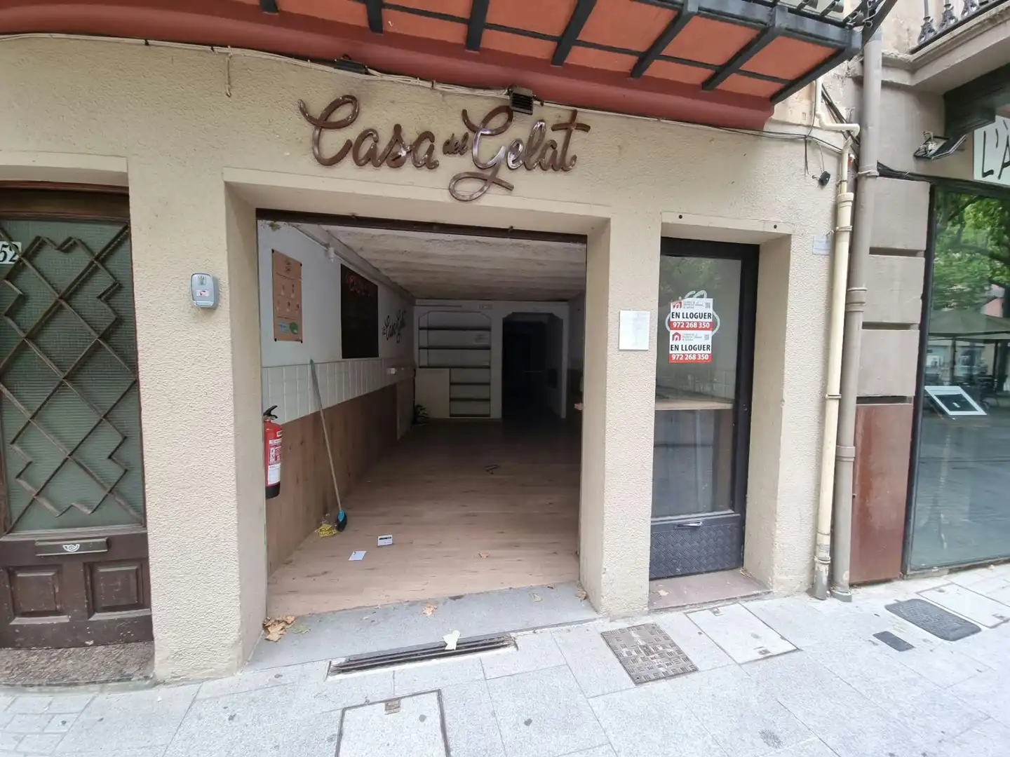 Business premises to rent in BLAY