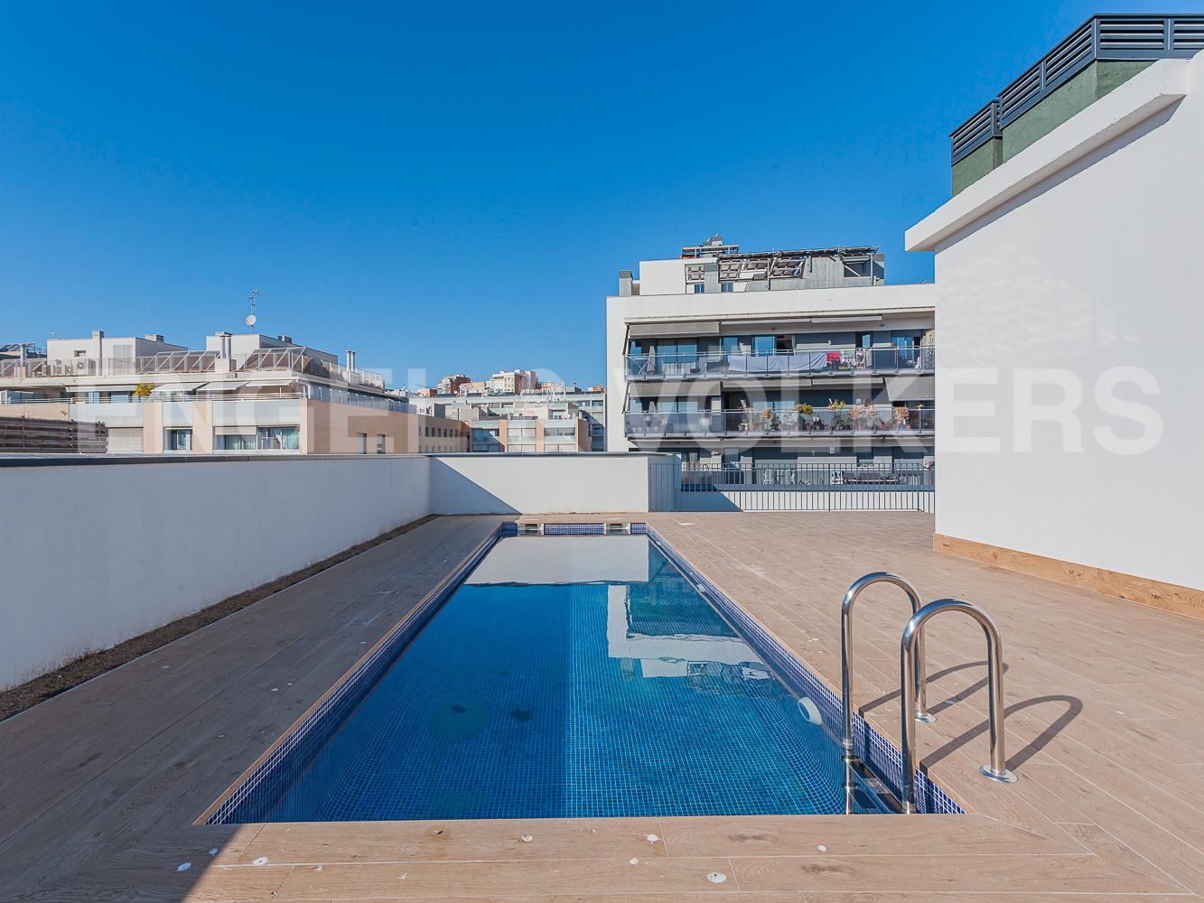 Swimming pool of Apartment for sale in L'Hospitalet de Llobregat  with Air Conditioner, Heating and Terrace