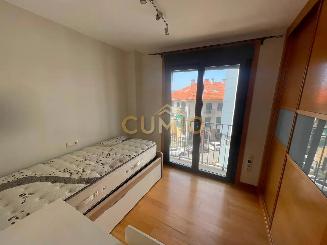 Dormitori de Apartament de lloguer en Nigrán amb Calefacció i Moblat