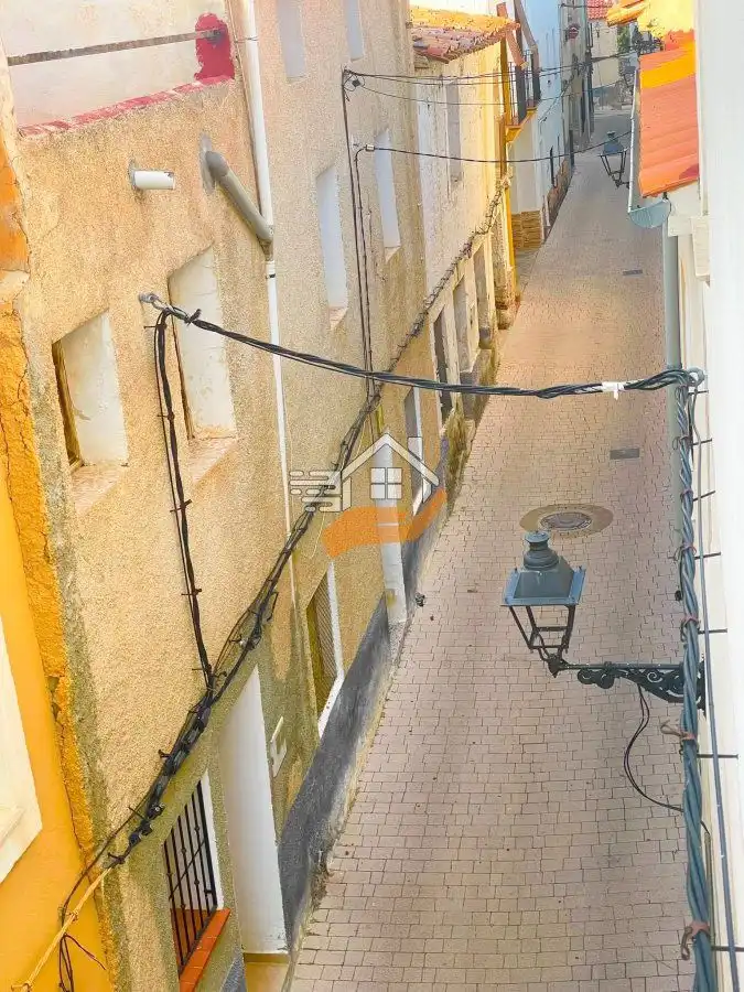Außenansicht von Gebäude zum Verkauf in Yeste