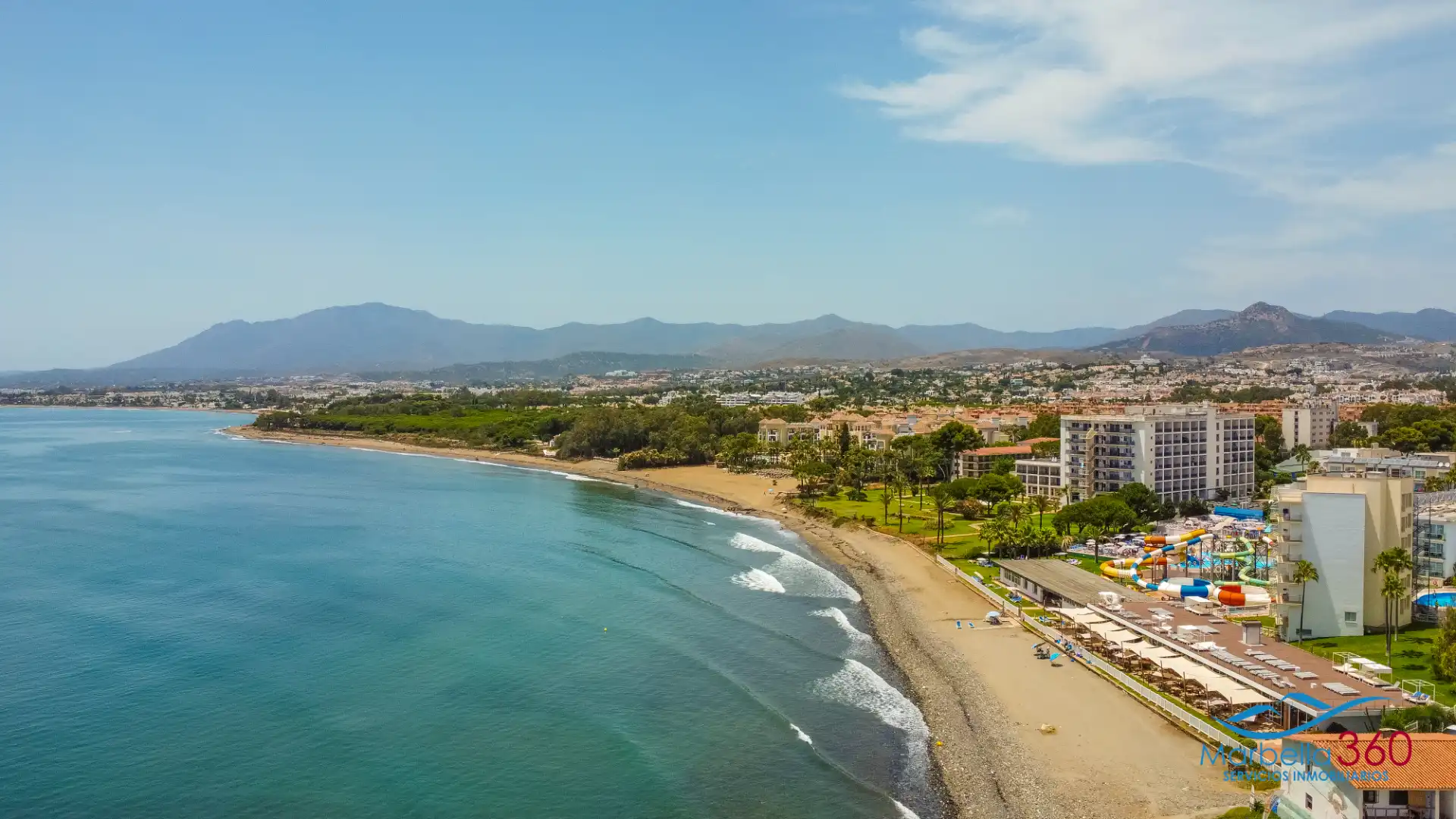 Vista exterior de Casa o chalet en venta en Estepona con Aire acondicionado, Calefacción y Jardín privado
