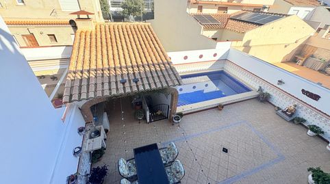 PRECIOSA CASA CON PISCINA EN CANALS
