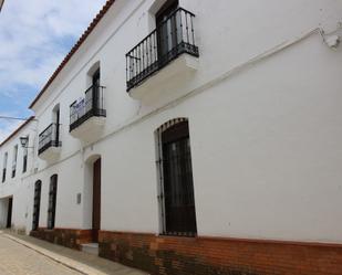 Vista exterior de Casa o xalet en venda en Guadalcanal amb Aire condicionat, Terrassa i Piscina