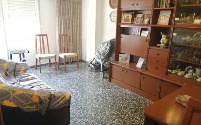 Sala d'estar de Pis en venda en Castellón de la Plana / Castelló de la Plana amb Moblat i Balcó