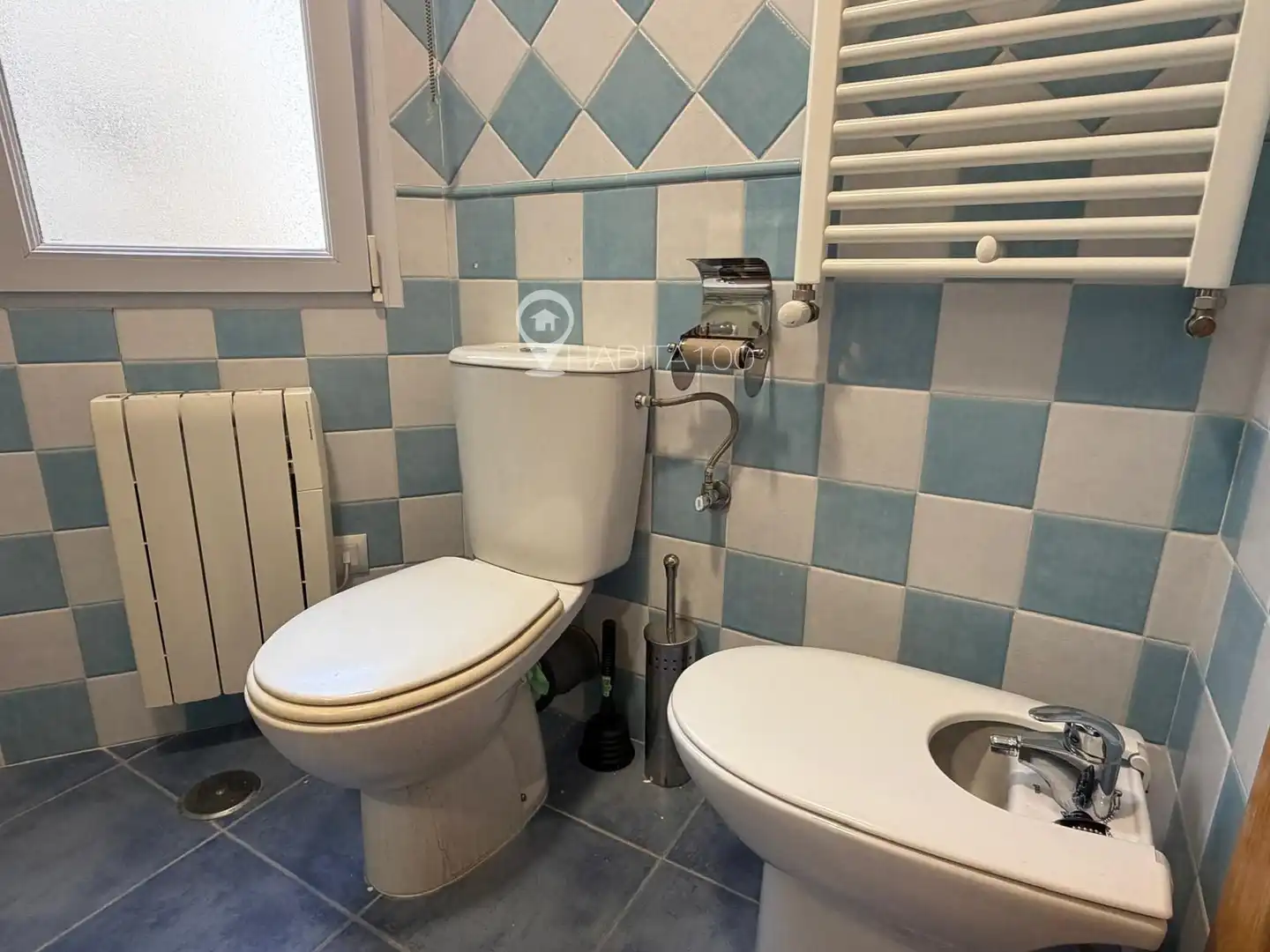 Baño de Piso para compartir en Centro
