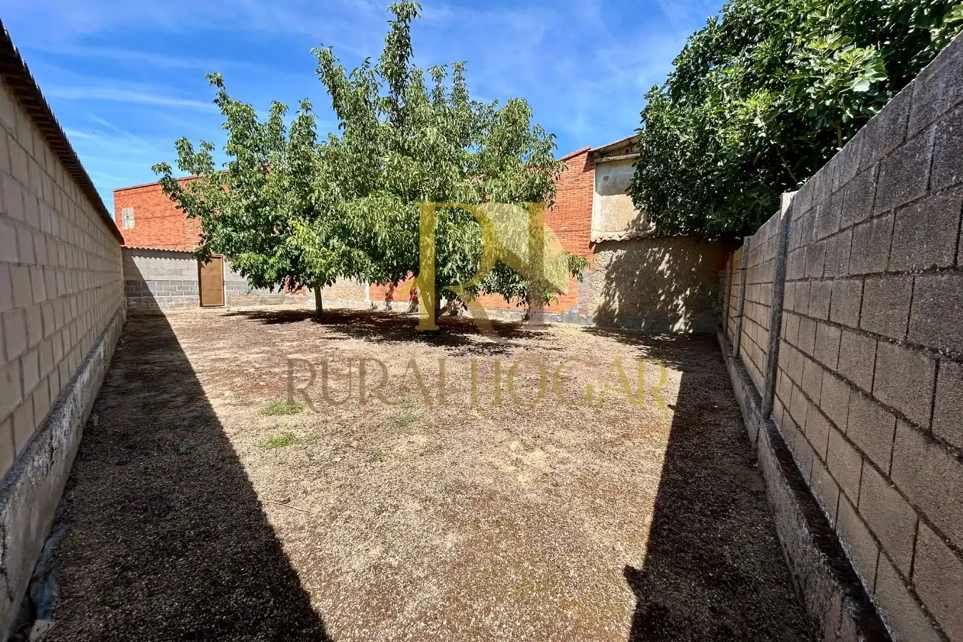 Houses for sale in Villazala  with Storage room