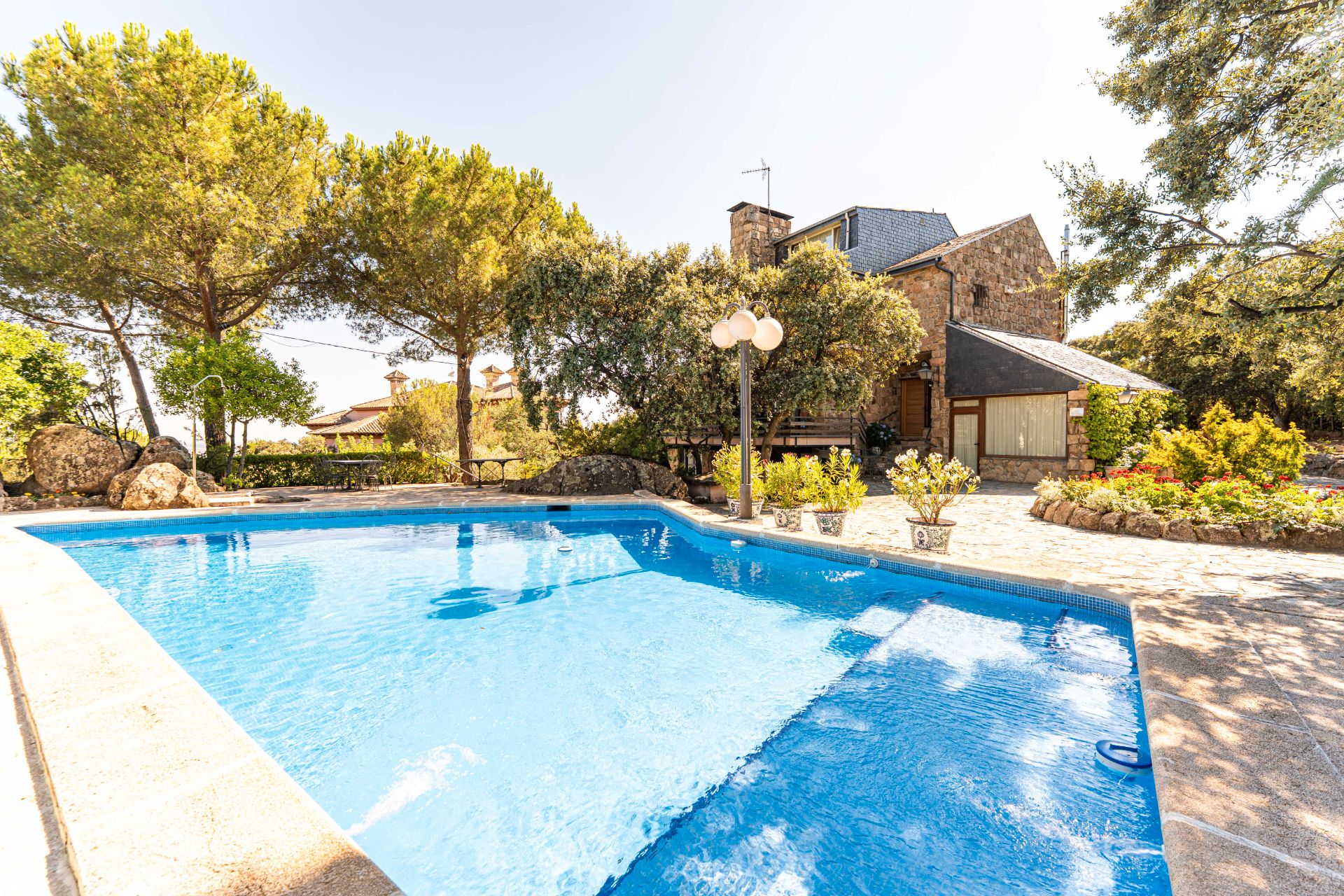 Piscina de Casa o chalet en venta en Torrelodones con Calefacción, Jardín privado y Parquet
