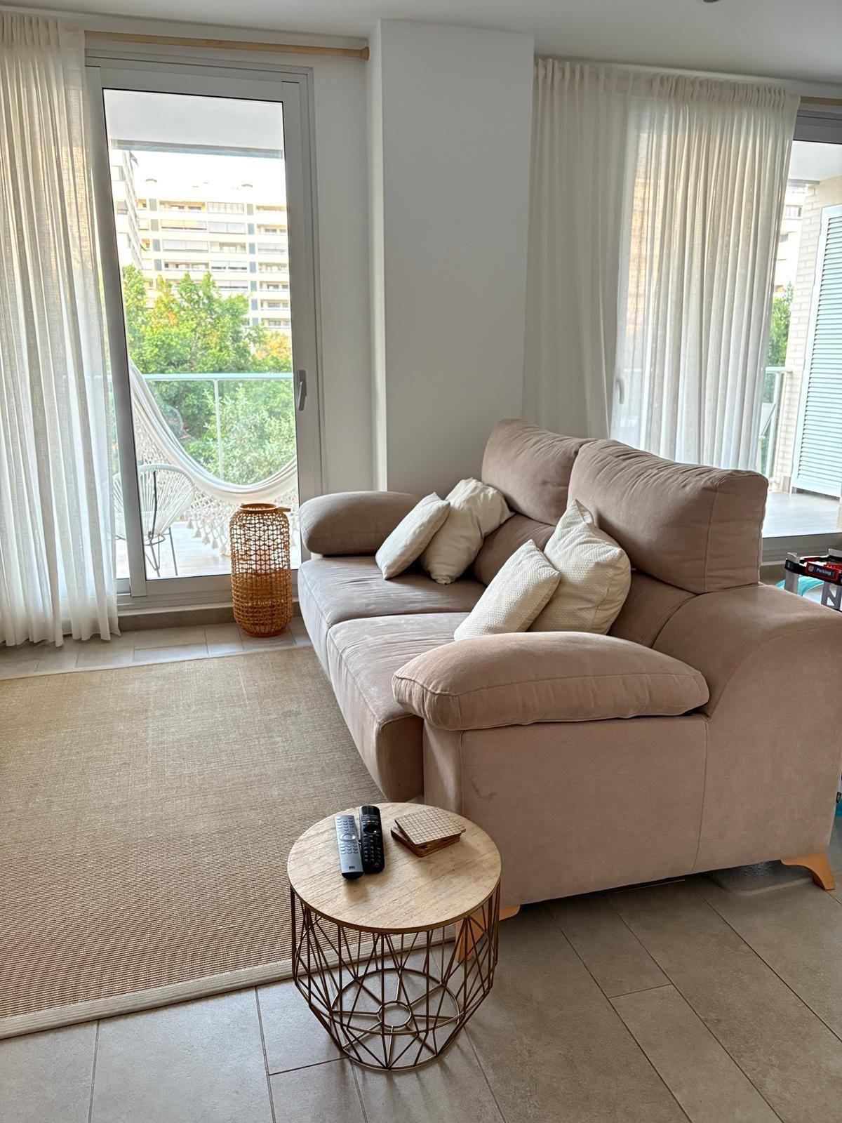 Sala d'estar de Pis en venda en Alicante / Alacant amb Aire condicionat, Calefacció i Jardí privat