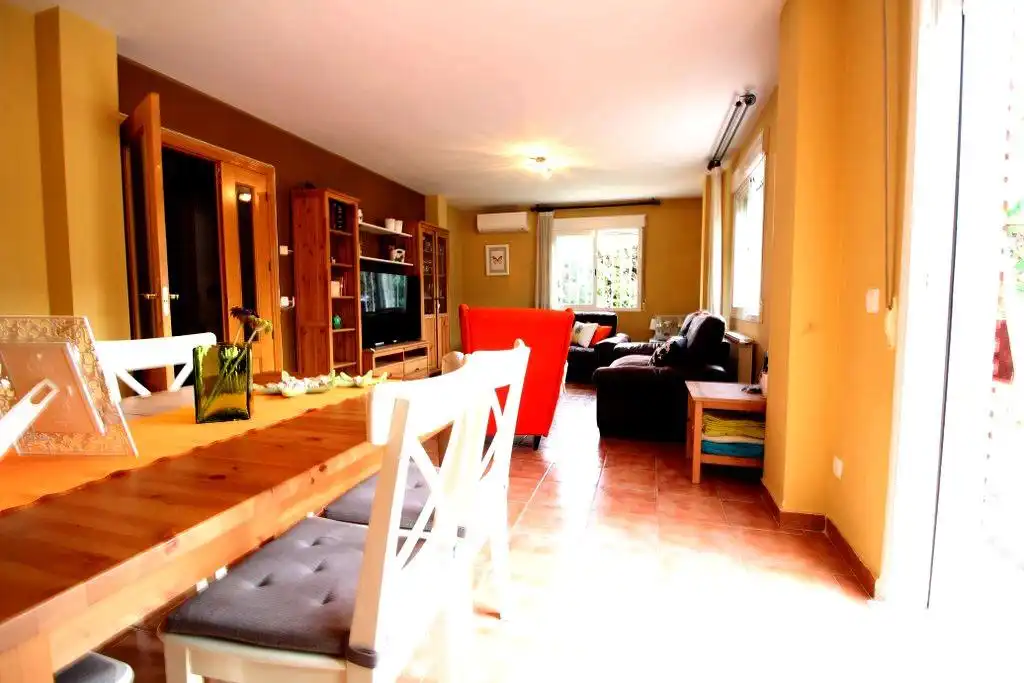 Sala de estar de Casa o chalet en venta en Alovera con Aire acondicionado, Calefacción y Piscina comunitaria