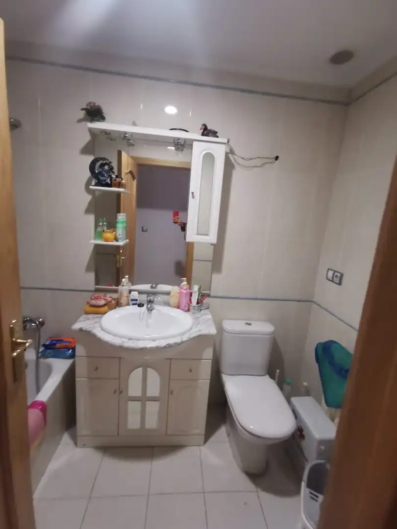 Baño de Piso en venta en Ourense Capital  con Calefacción, Parquet y Amueblado