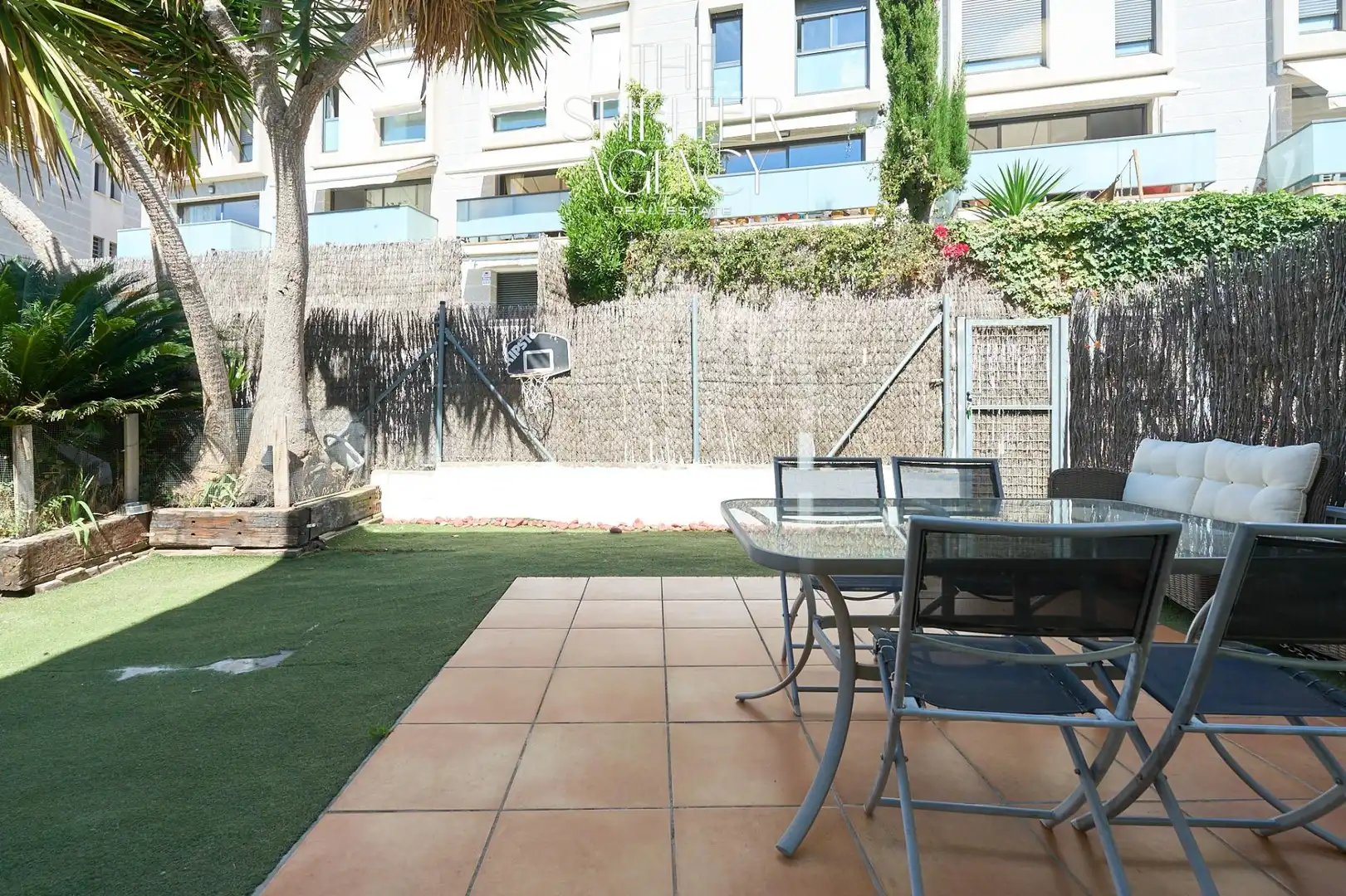 Terrassa de Casa adosada en venda en Sitges amb Calefacció, Jardí privat i Piscina comunitària