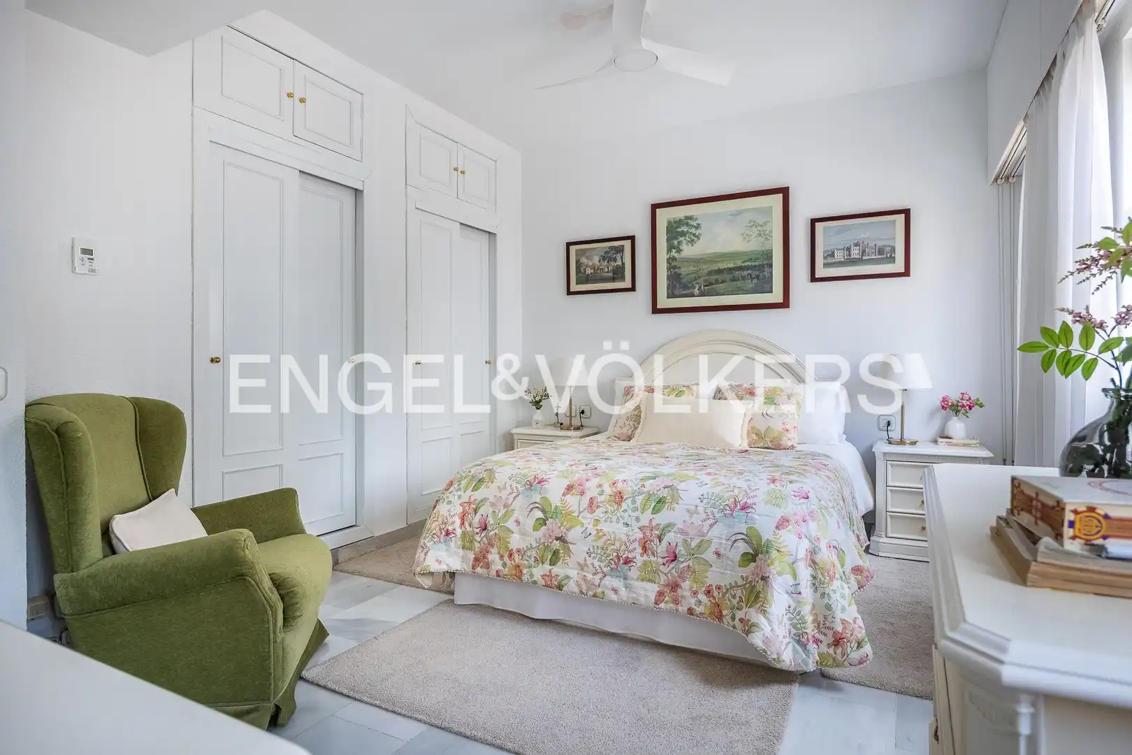 Bedroom of Houses for sale in Sevilla  with Air Conditioner, Heating and Private garden