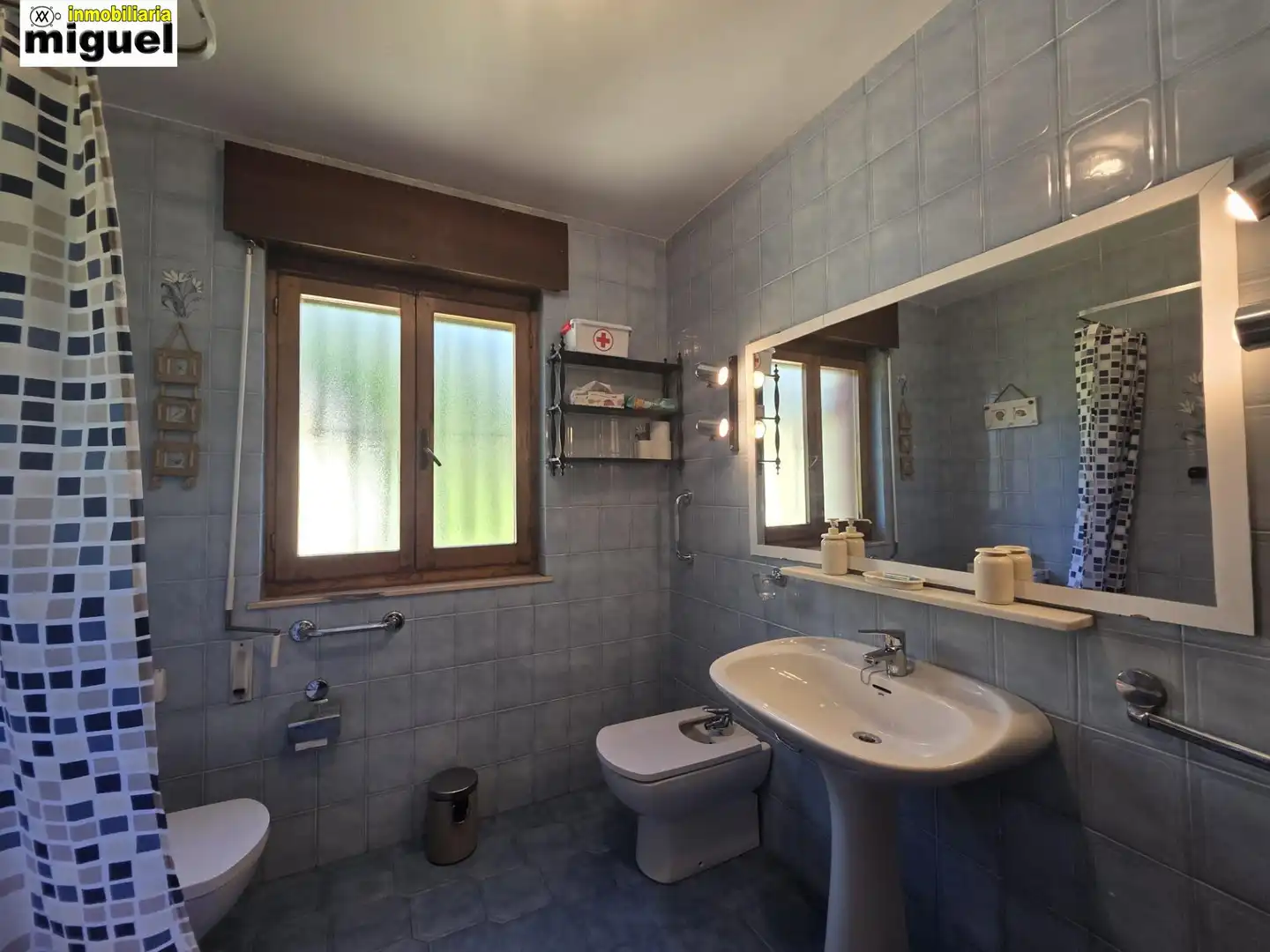 Bany de Casa o xalet en venda en Llanes amb Calefacció, Jardí privat i Terrassa