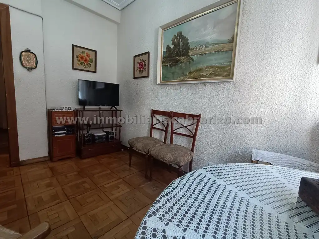 Sala d'estar de Pis en venda en  Logroño amb Calefacció, Parquet i Terrassa