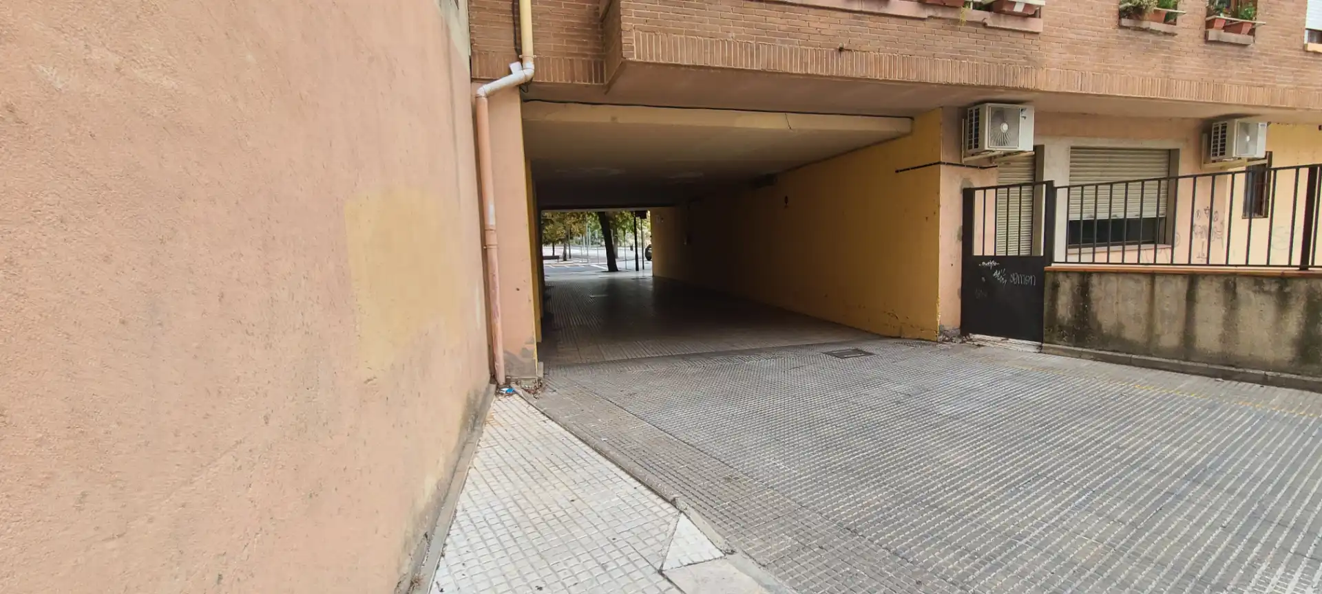 Aparcament amb ascensor en venda a Avenida del Obispo Quesada, imagen 4