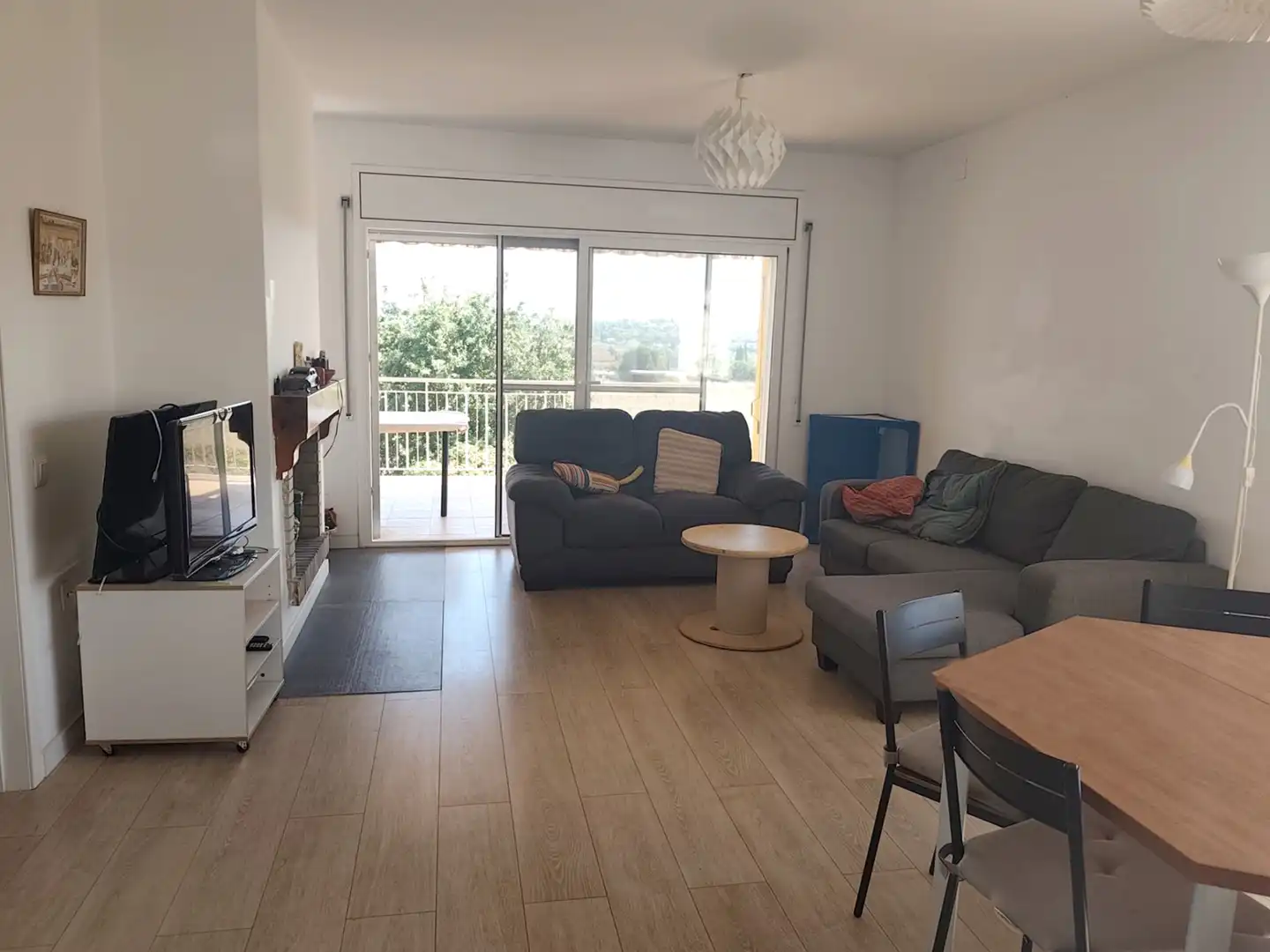 Sala d'estar de Casa o xalet en venda en Santa Eulàlia de Ronçana, Barcelona