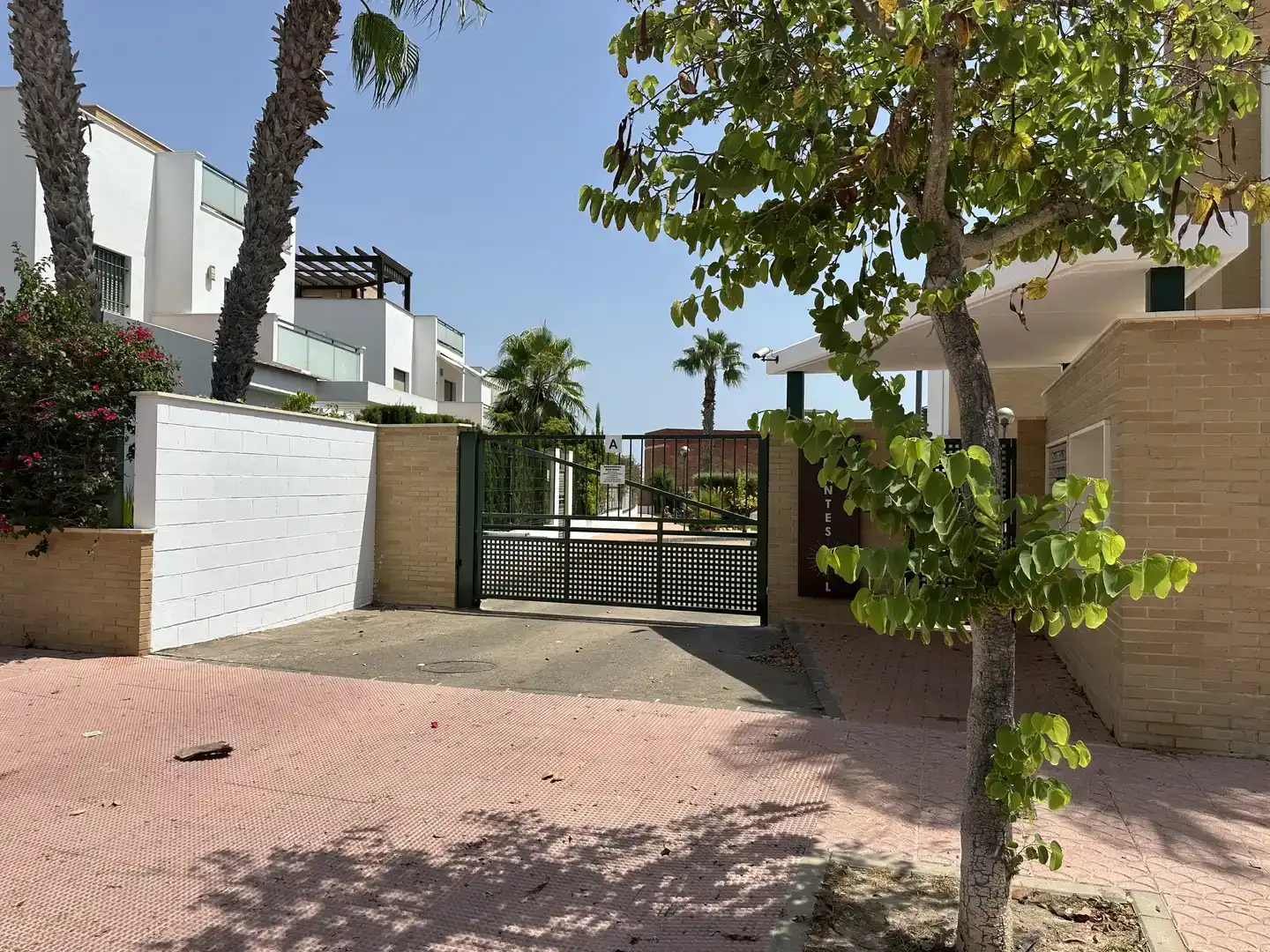 Vista exterior de Pis en venda en Rojales amb Aire condicionat, Piscina i Balcó