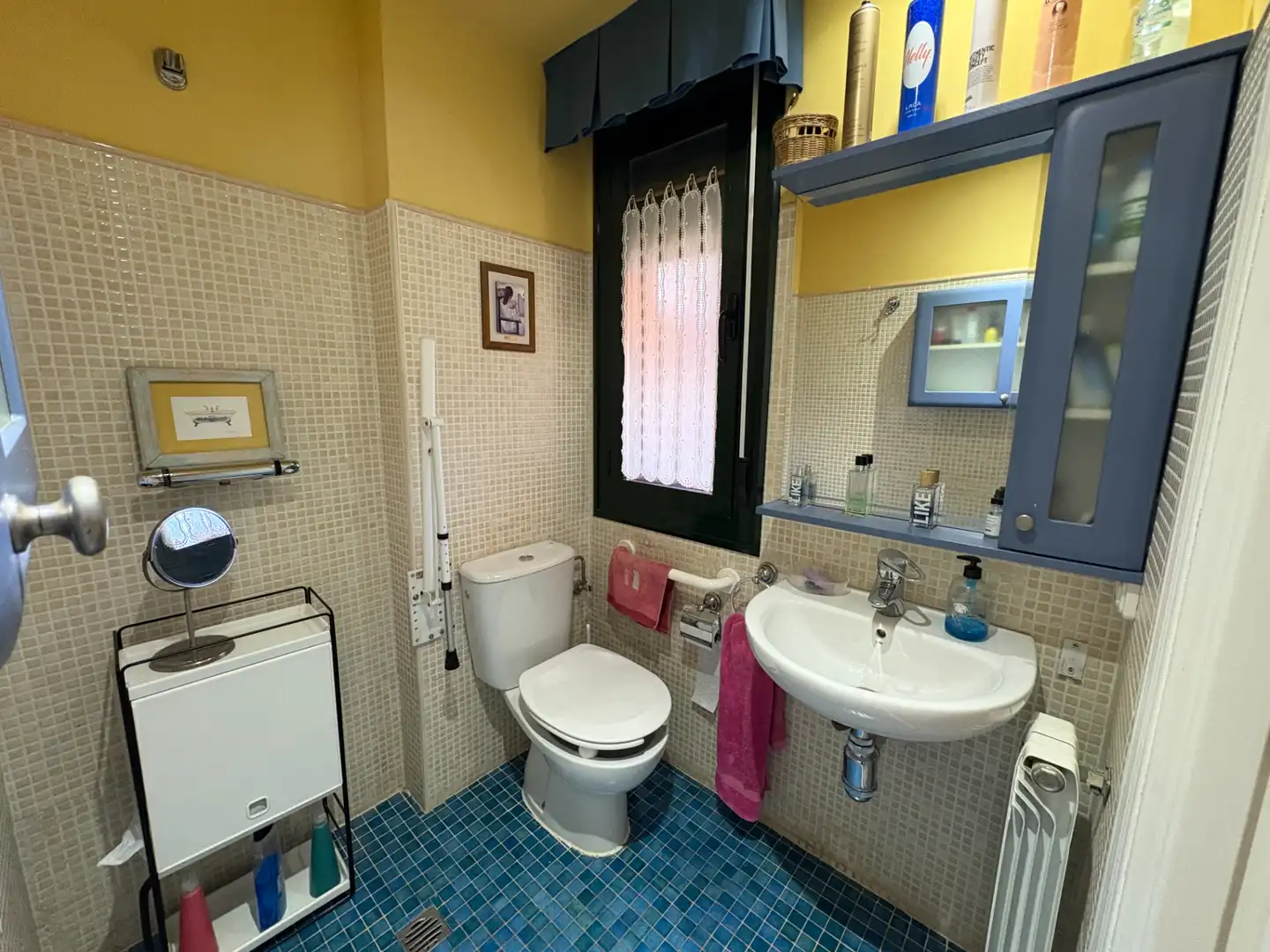 Baño de Casa adosada en venta en Simancas con Aire acondicionado, Calefacción y Jardín privado
