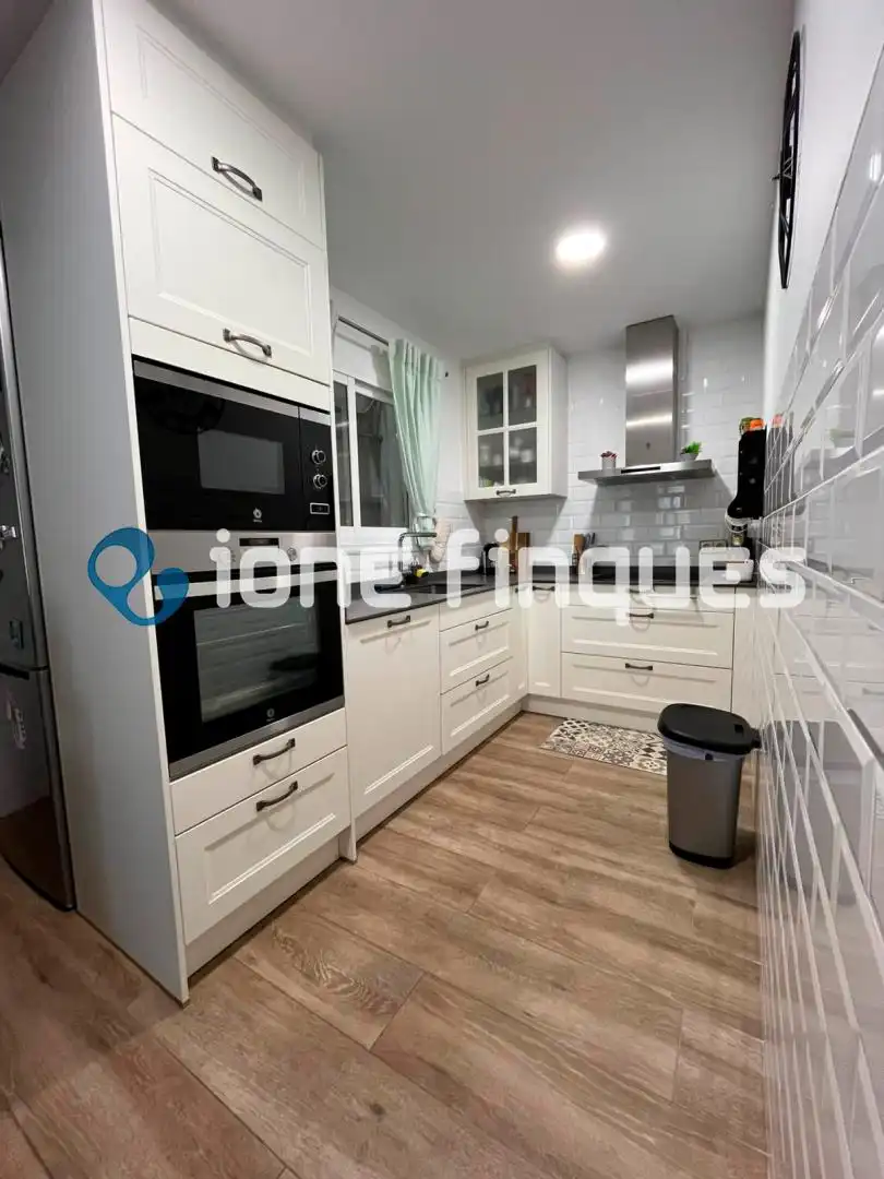 Küche von Wohnung zum Verkauf in Terrassa mit Heizung, Balkon und Internet