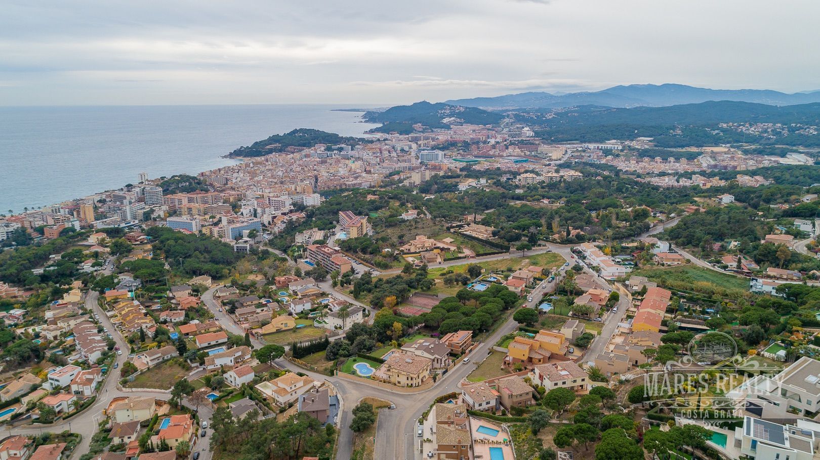 Vista exterior de Casa o xalet en venda en Lloret de Mar amb Aire condicionat, Jardí privat i Terrassa